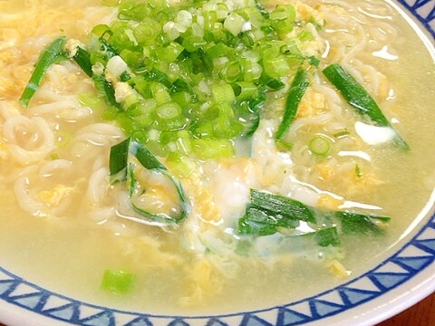 ニラとふんわり卵の塩ラーメン